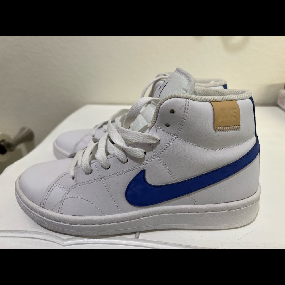 Nike Women’s Court Royale 2 Sneakers